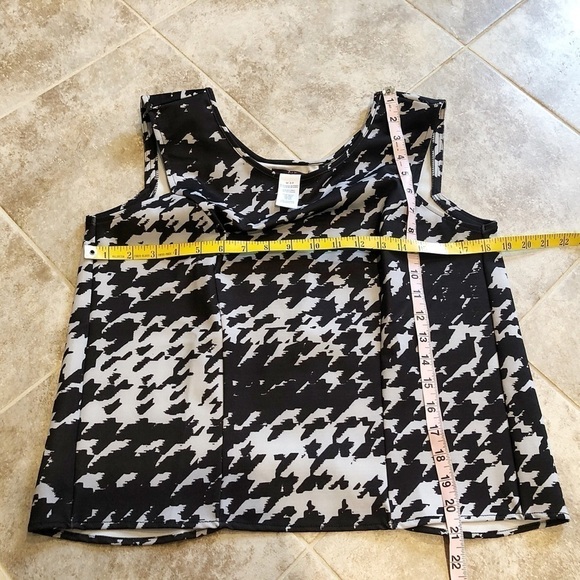 Avon open back houndstooth plaid scoop neck split back pullover sleeveless top - Picture 10 of 13